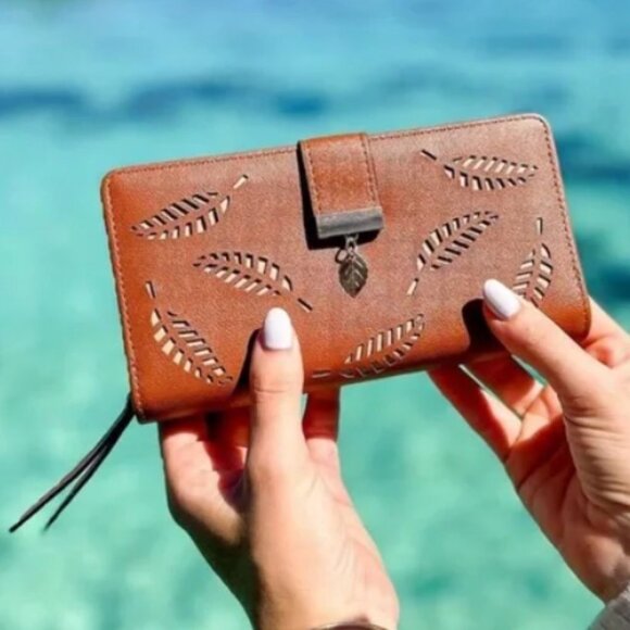 The Wanderlust Wallet by Vagabond Goods Beachly Exclusive - Picture 1 of 3